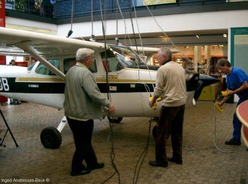 Aufhängung der Cessna